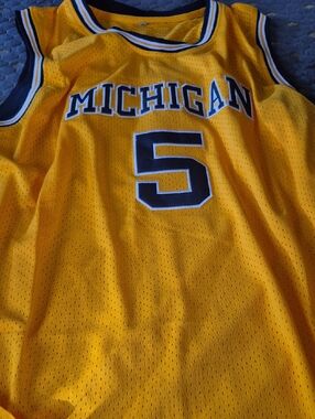 MICHI Men's Basketball Jersey in Yellow with Black Trim